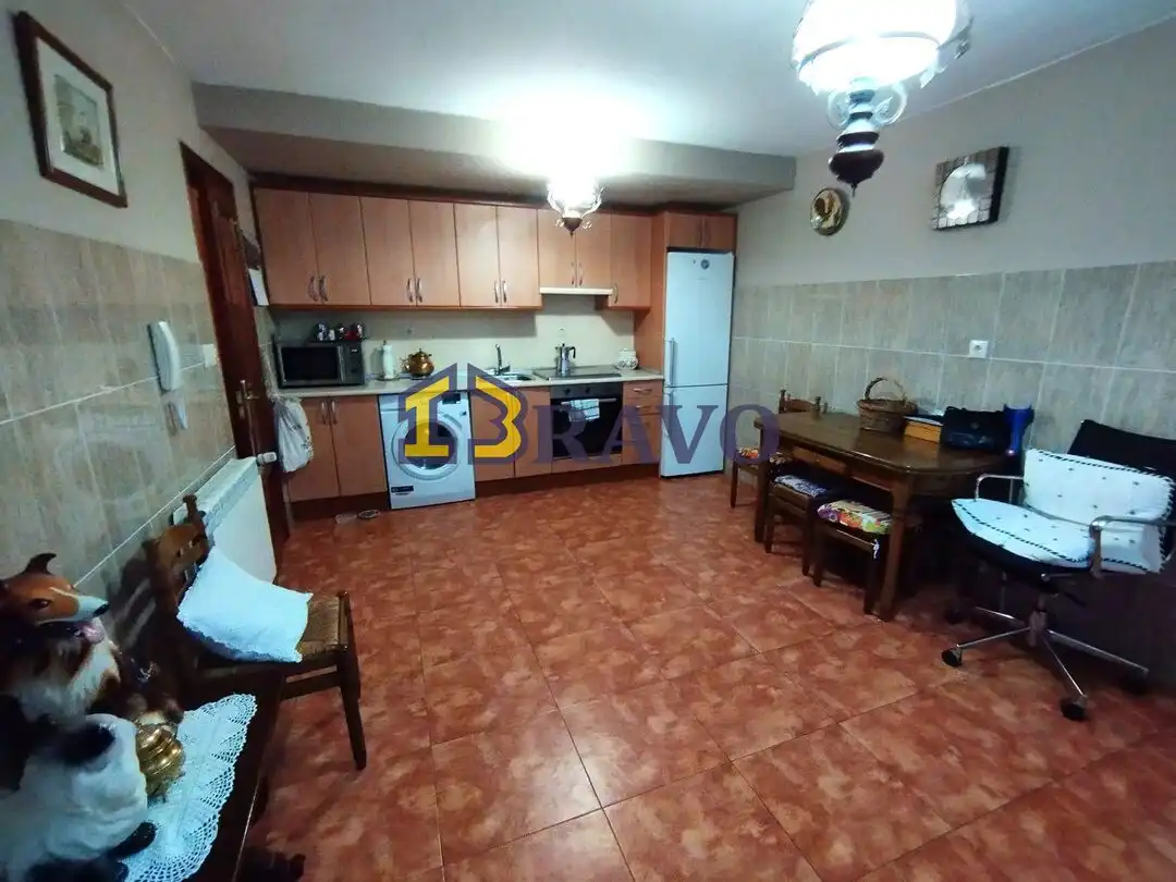 Cocina de Casa adosada en venta en Medina de Pomar con Calefacción, Jardín privado y Terraza