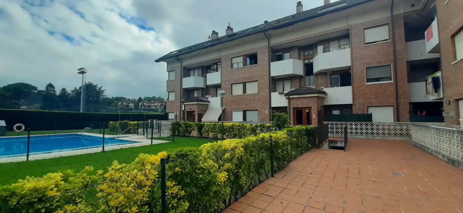 Vista exterior de Piso en venta en Bárcena de Cicero con Calefacción, Terraza y Trastero