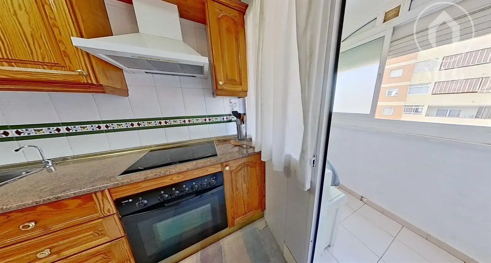 Cuina de Pis en venda en Torremolinos amb Aire condicionat, Terrassa i Piscina