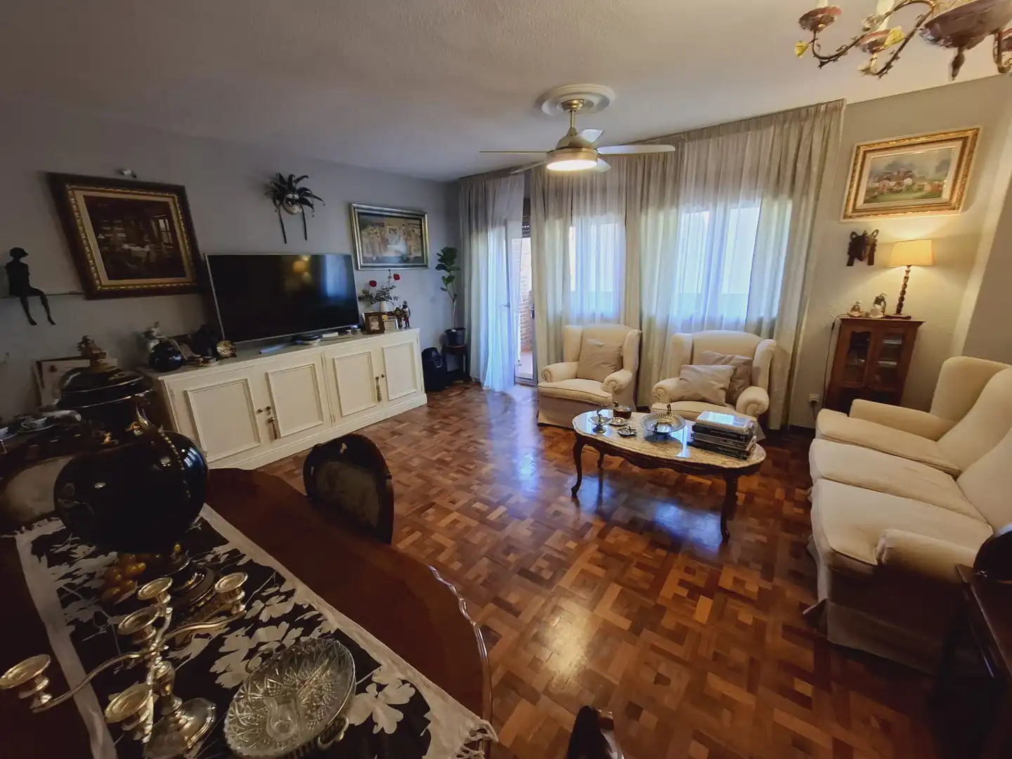 Sala de estar de Casa o chalet en venta en Villaviciosa de Odón con Aire acondicionado, Calefacción y Parquet
