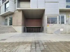 Aparcament amb ascensor en venda a Calle de Francisco Martínez Soria 1