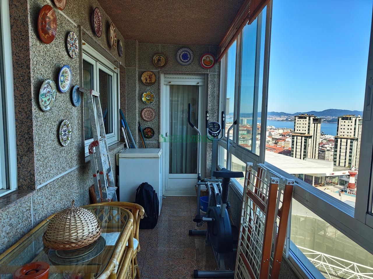 Terrassa de Pis en venda en Vigo  amb Calefacció, Parquet i Traster