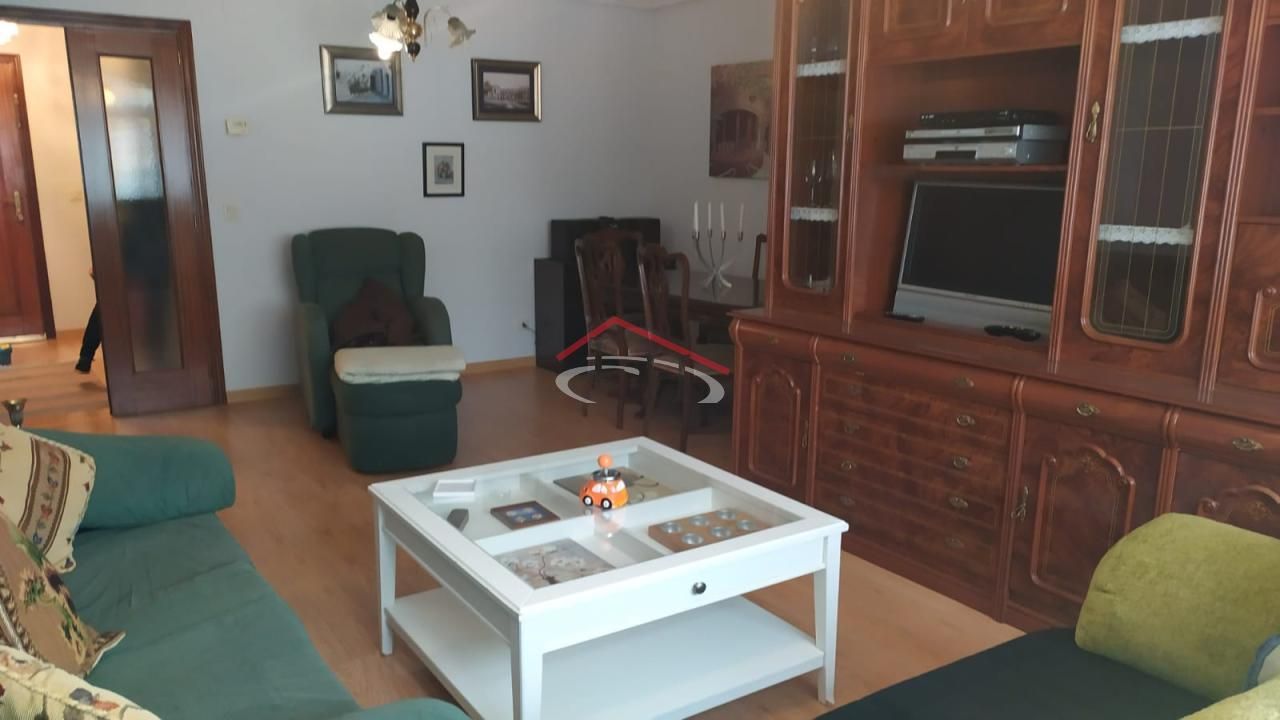 Sala de estar de Piso de alquiler en León Capital  con Calefacción, Parquet y Amueblado