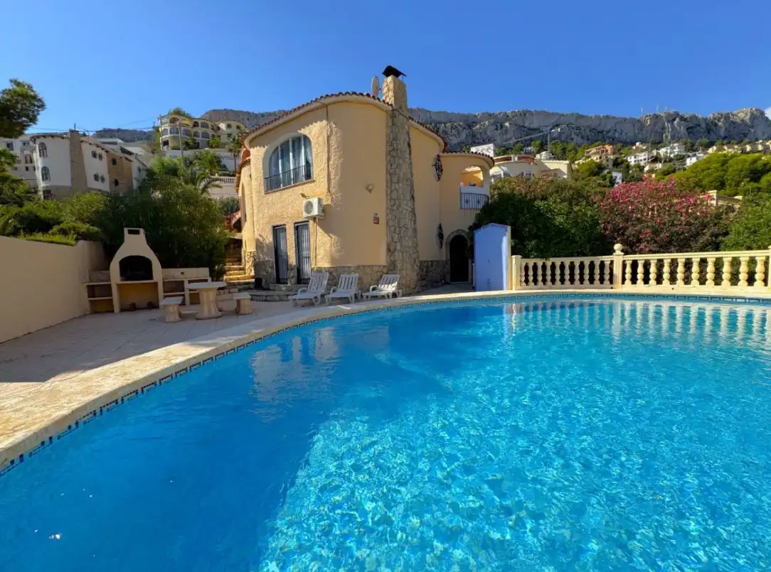 Piscina de Casa o xalet en venda en Calpe / Calp amb Aire condicionat, Calefacció i Jardí privat