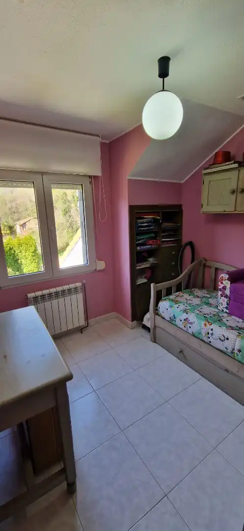 Dormitori de Casa o xalet en venda en Riosa amb Calefacció, Jardí privat i Terrassa