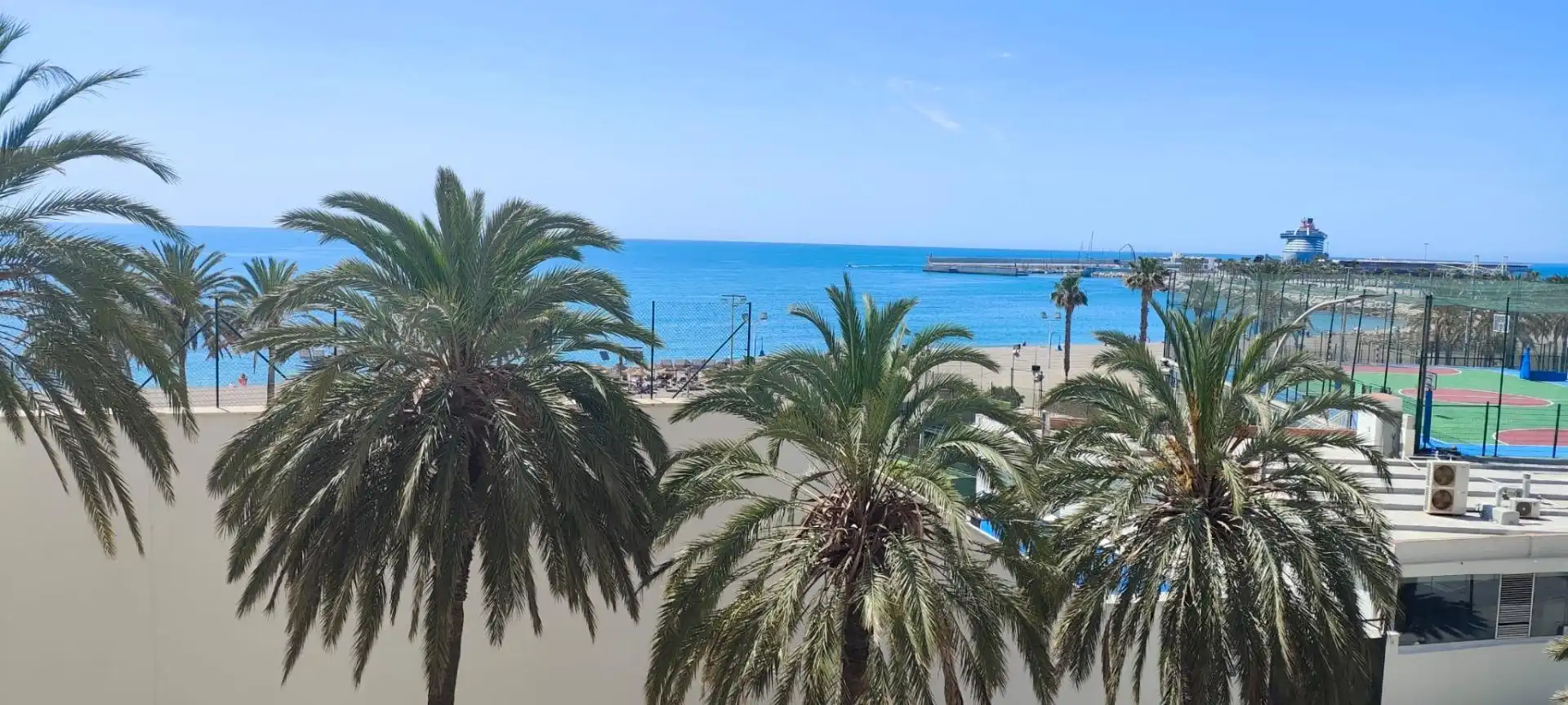 Vista exterior de Pis en venda en Málaga amb Terrassa i Traster