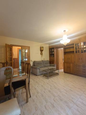 Piso en Venta en Calle de Valle de Oro en Opañel