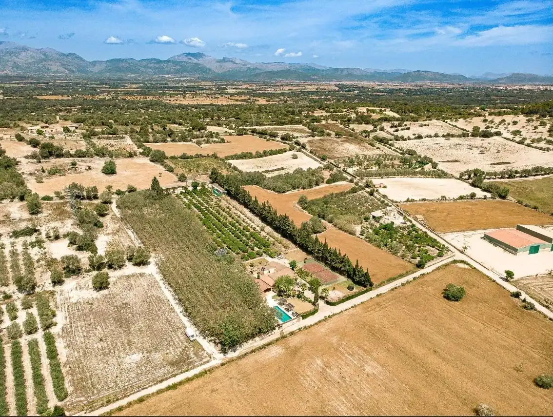 Casa rústica amb piscina en venda a Llubí, imagen 32