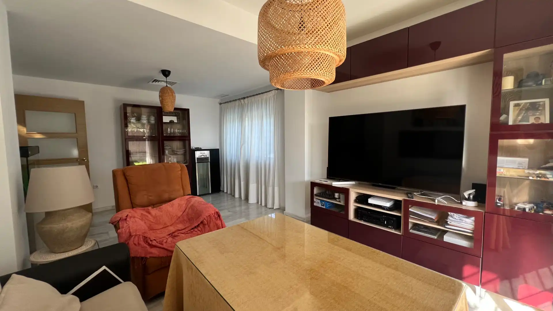 Sala d'estar de Casa o xalet en venda en Espartinas amb Aire condicionat, Calefacció i Jardí privat