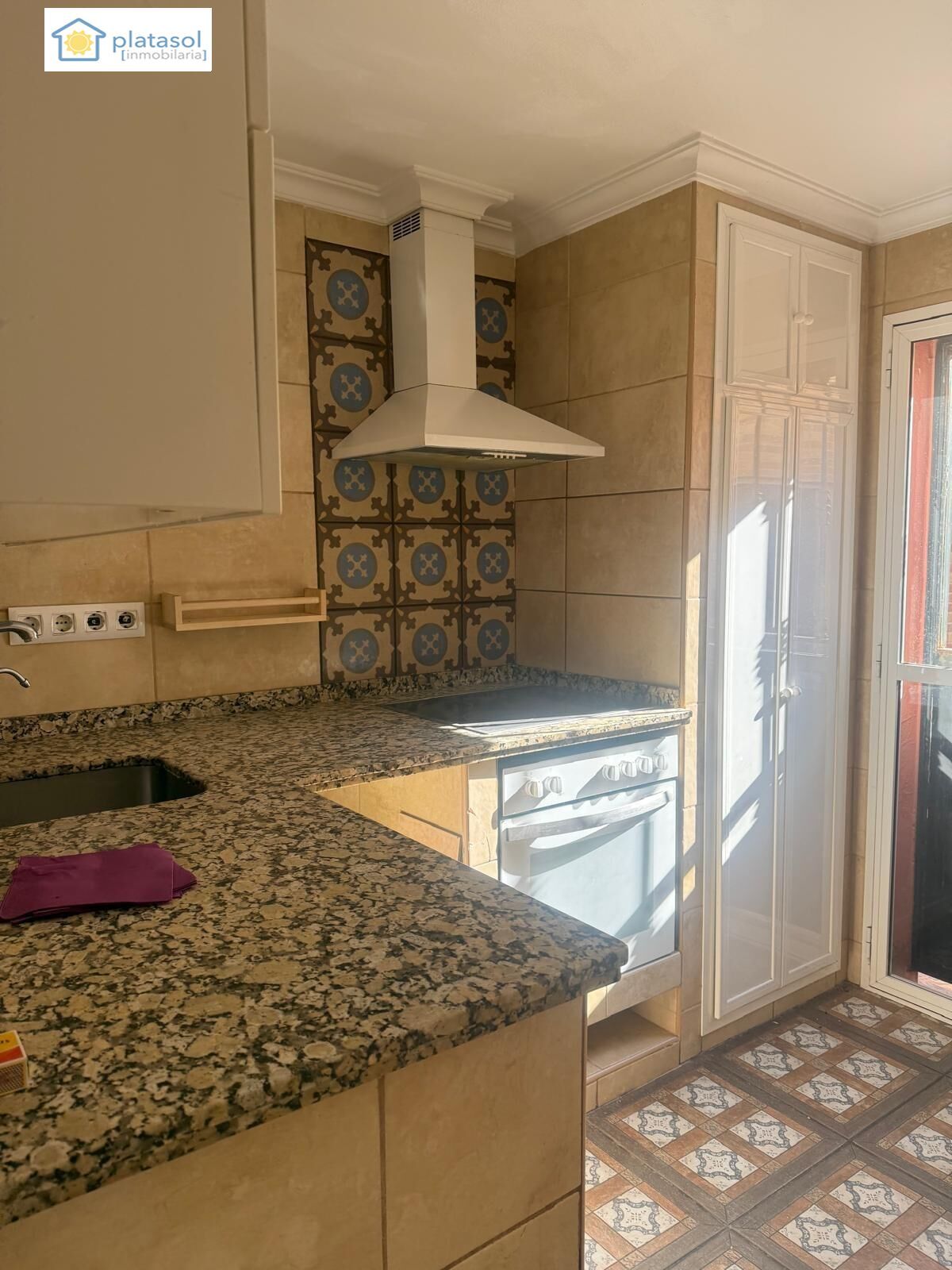 Cuina de Casa adosada en venda en Aznalcóllar amb Balcó