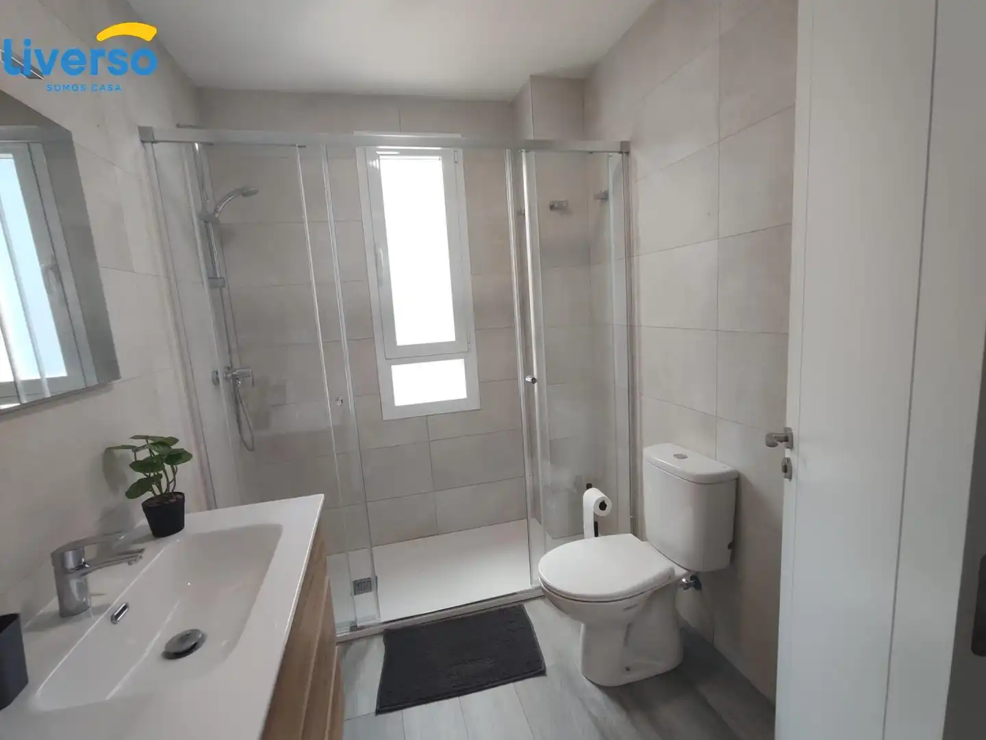 Baño de Piso de alquiler en Burgos con Calefacción