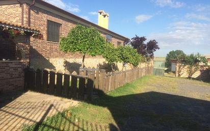 Jardí de Finca rústica en venda en Segovia Capital amb Aire condicionat i Terrassa