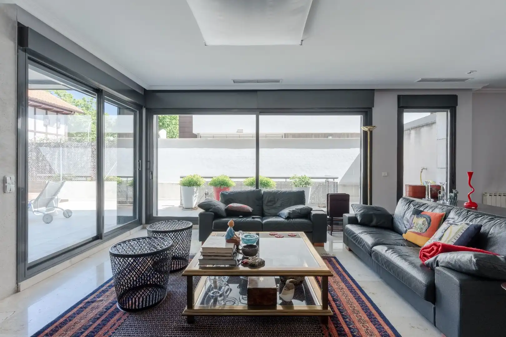 Living room of Houses for sale in Madrid  with Air Conditioner, Heating and Private garden