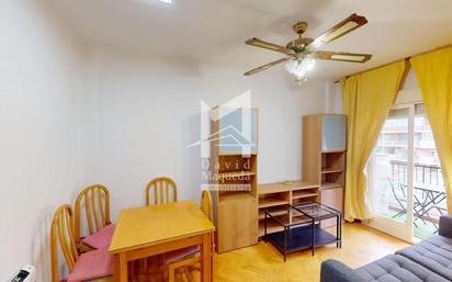 Sala de estar de Apartamento de alquiler en  Madrid Capital con Calefacción, Parquet y Terraza