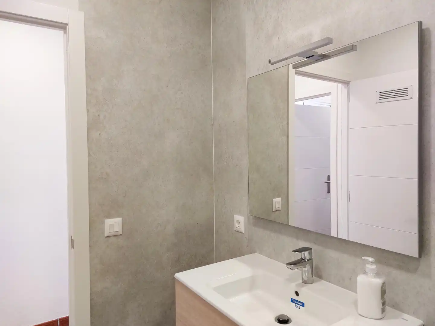 Baño de Piso para compartir en San Cristóbal de la Laguna con Terraza y Alarma