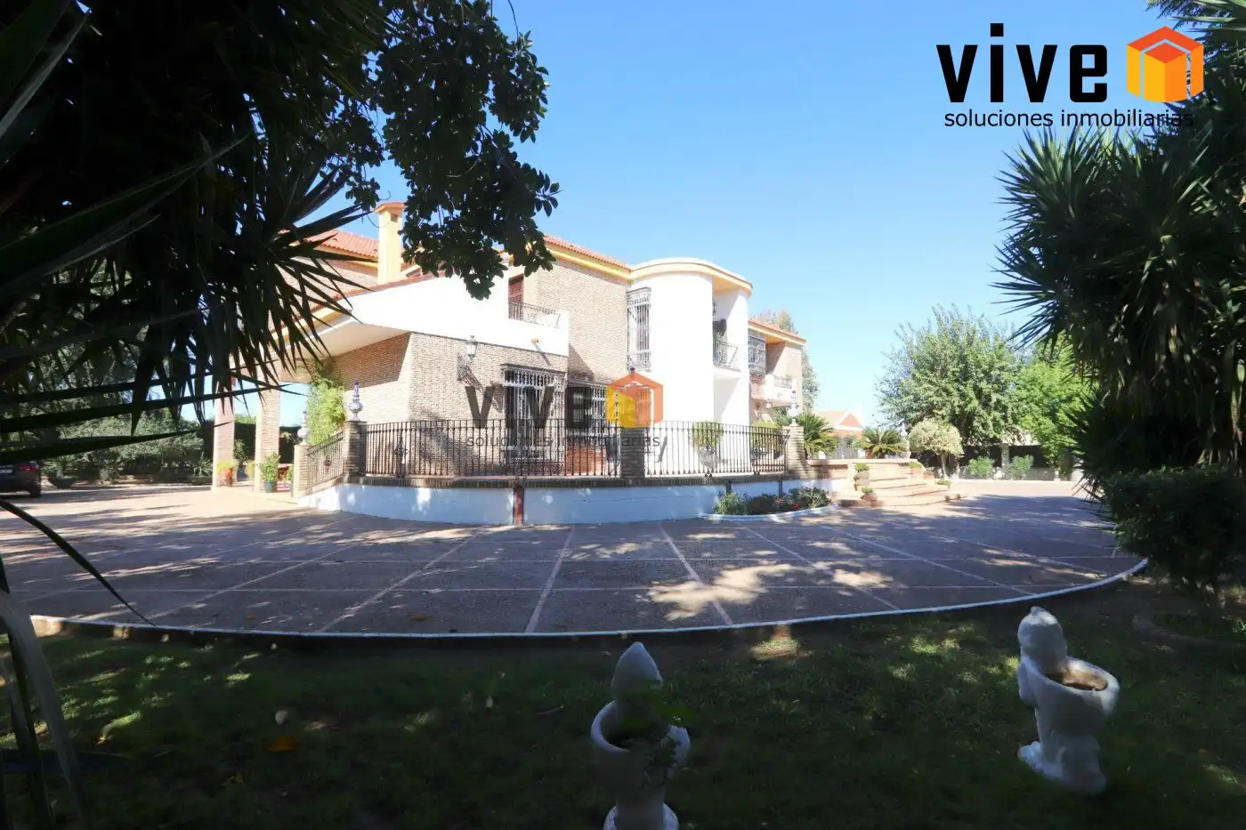 Garden of Houses for sale in Espartinas  with Air Conditioner, Heating and Terrace