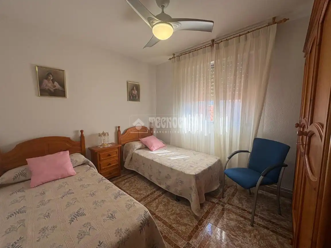 Habitación de Casa adosada en venta en Calera y Chozas con Aire acondicionado, Calefacción y Terraza