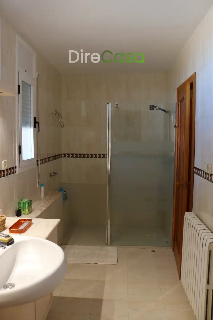 Baño de Casa o chalet en venta en Móra d'Ebre con Aire acondicionado, Calefacción y Jardín privado