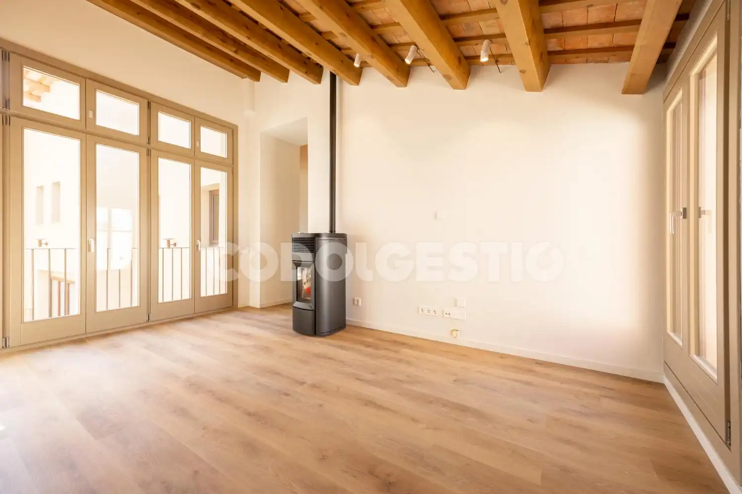 Flat for rent in Escales, Centre