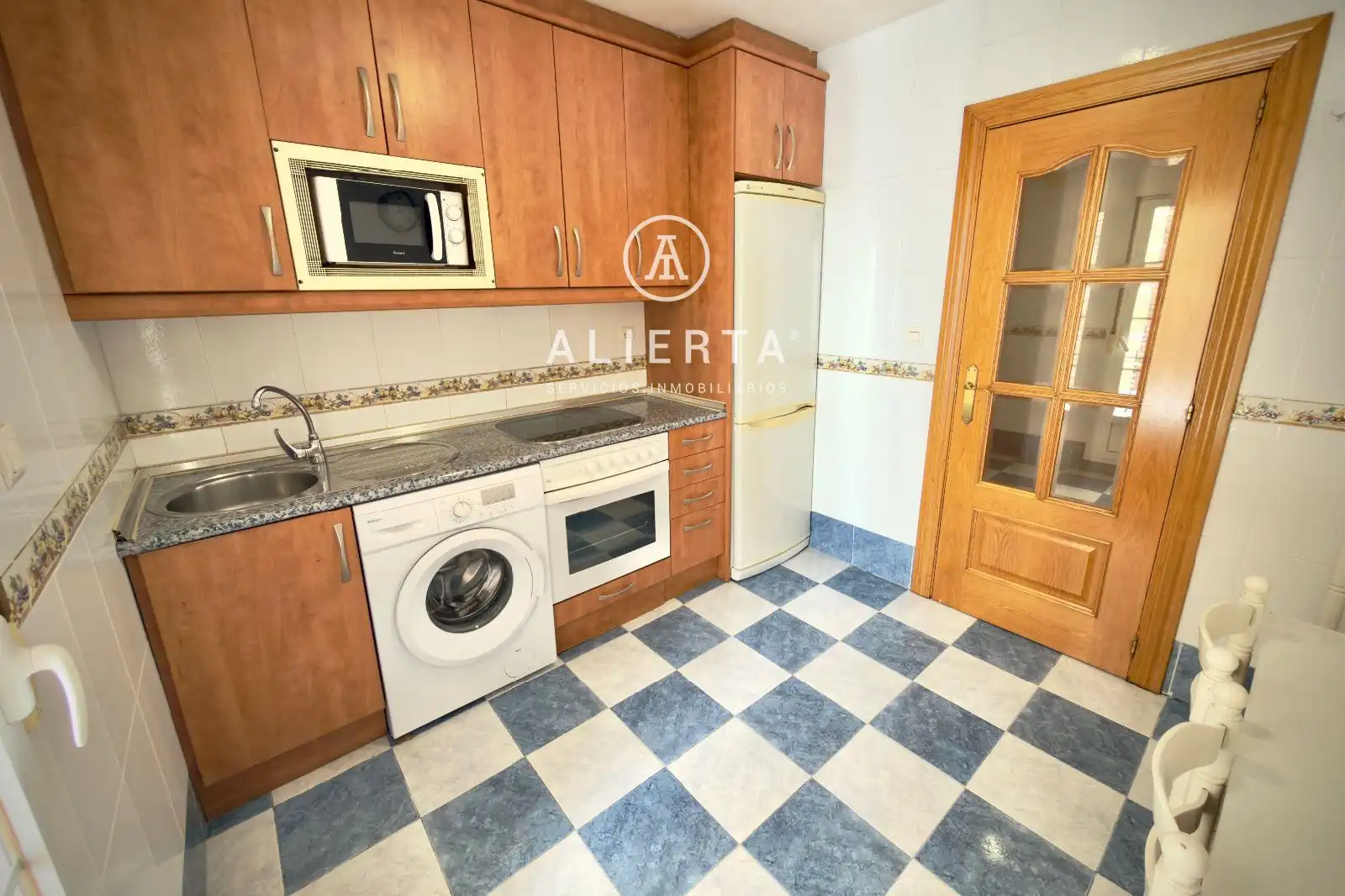 Piso de alquiler en Pizarro, Doctor Cerrada