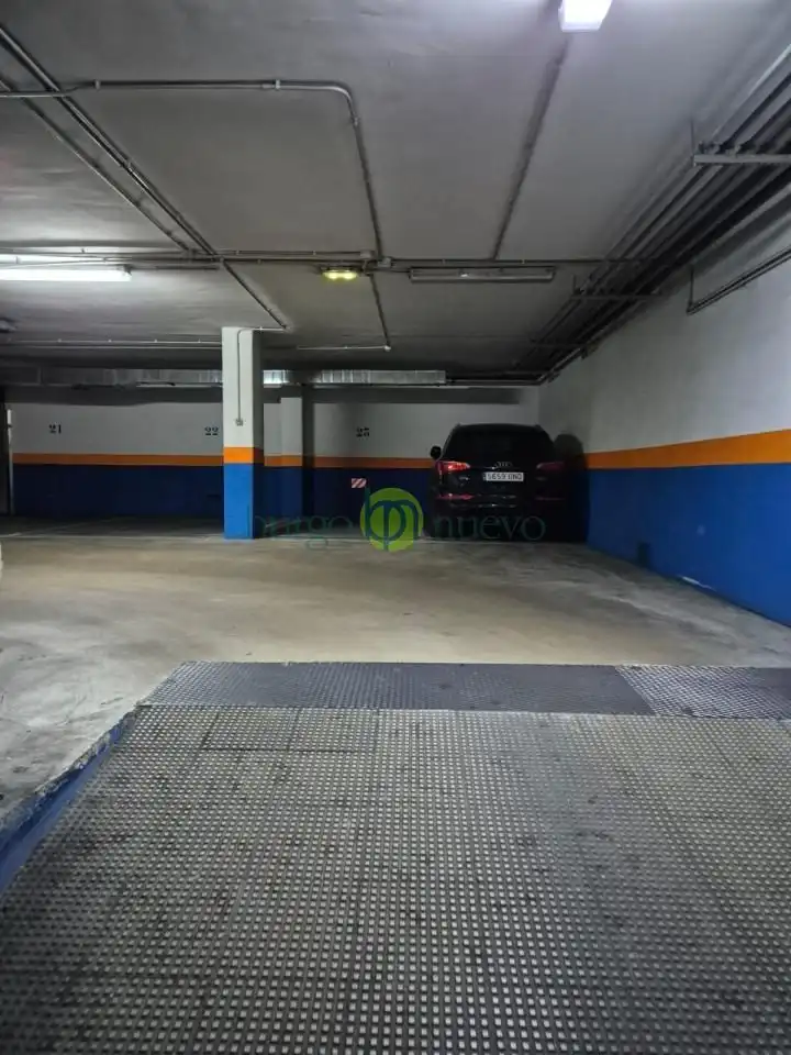 Parkplatz von Garage zur Miete in León Capital 