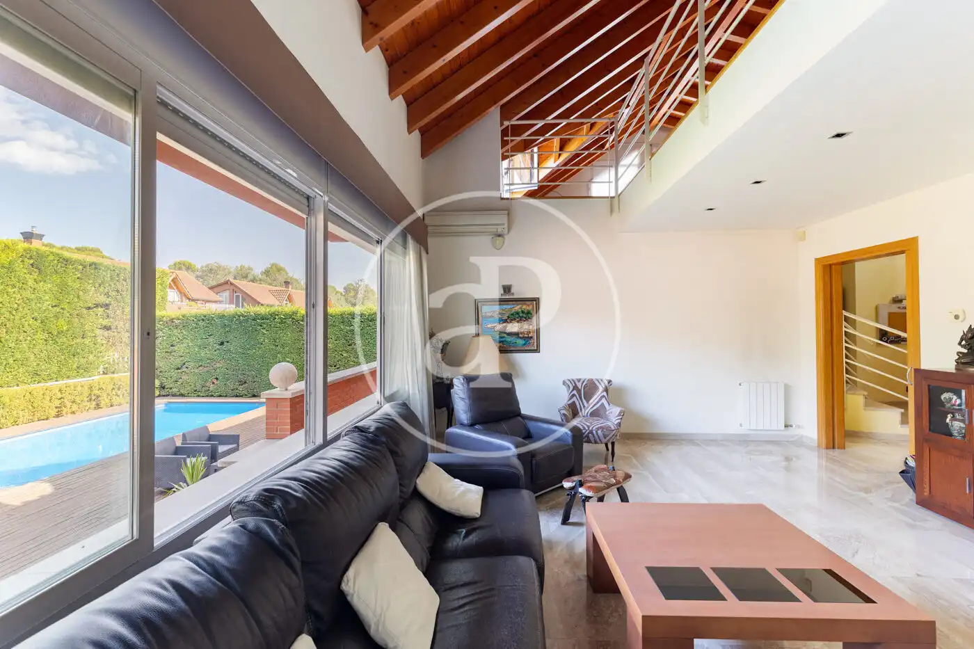 Living room of Houses for sale in Sant Cugat del Vallès  with Air Conditioner, Heating and Private garden