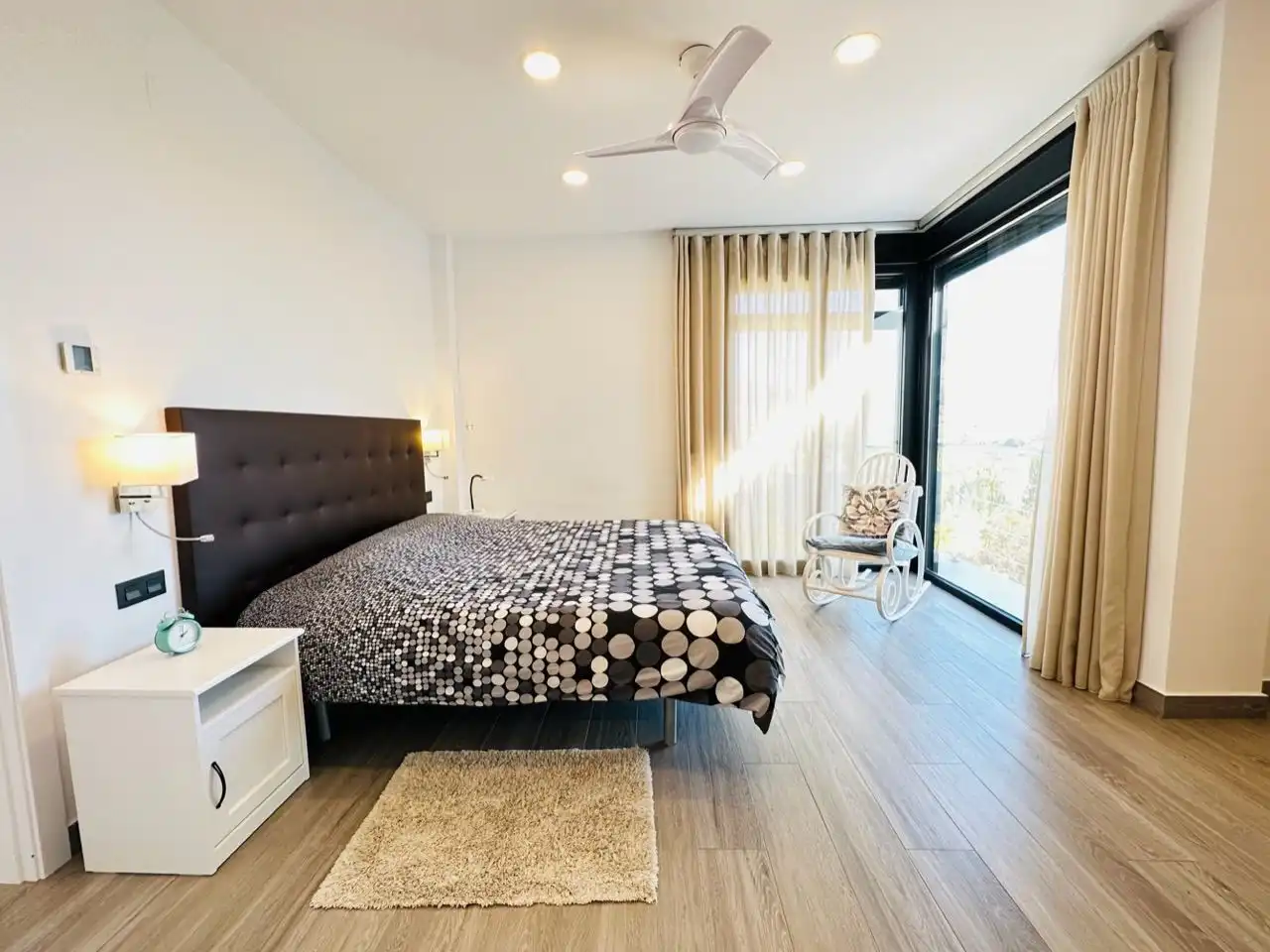 Habitación de Casa o chalet en venta en Nerja con Aire acondicionado, Jardín privado y Trastero