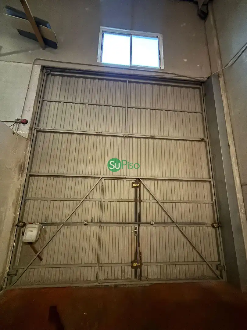 Vista exterior de Nau industrial en venda en Illescas amb Alarma