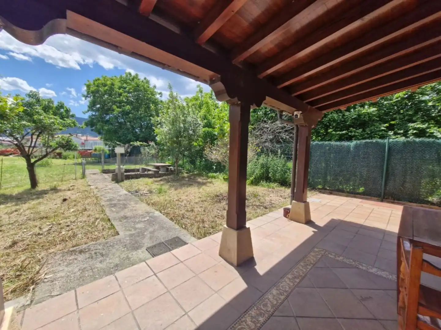 Terrassa de Casa o xalet en venda en Los Corrales de Buelna  amb Calefacció, Jardí privat i Terrassa