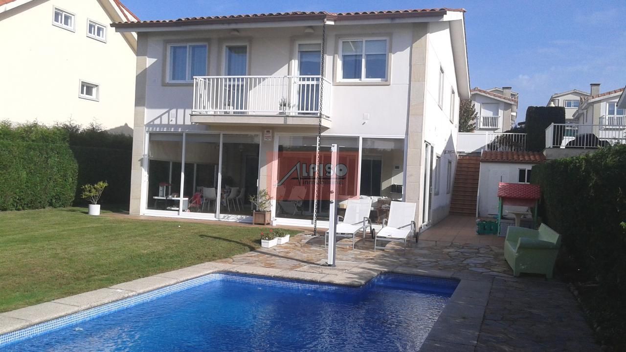 Exterior view of House or chalet for sale in Ourense Capital   with Heating, Private garden and Swimming Pool