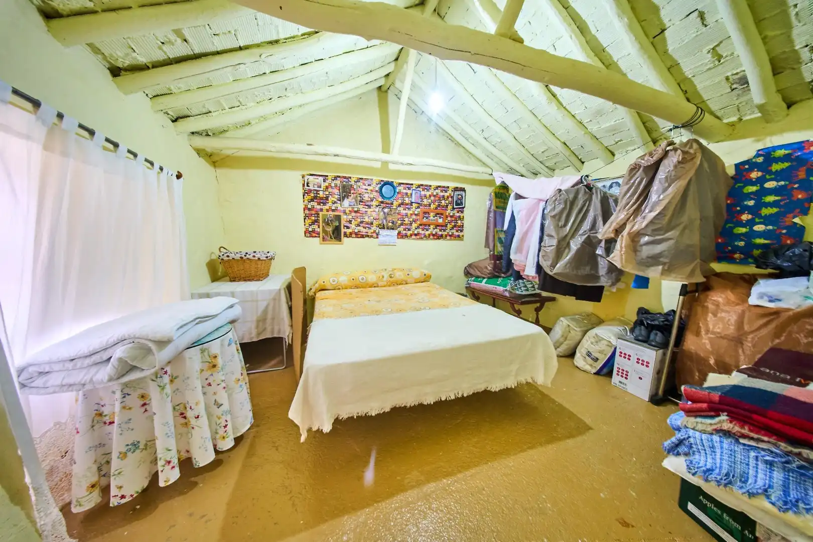 Habitación de Casa adosada en venta en Montillana