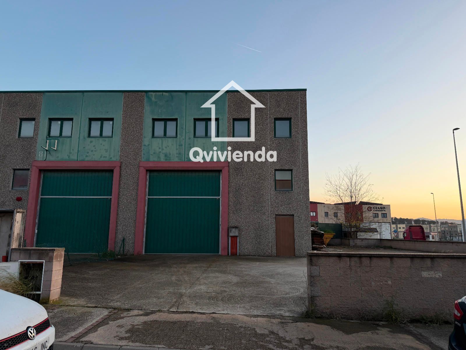 Vista exterior de Nave industrial en venta en Llinars del Vallès