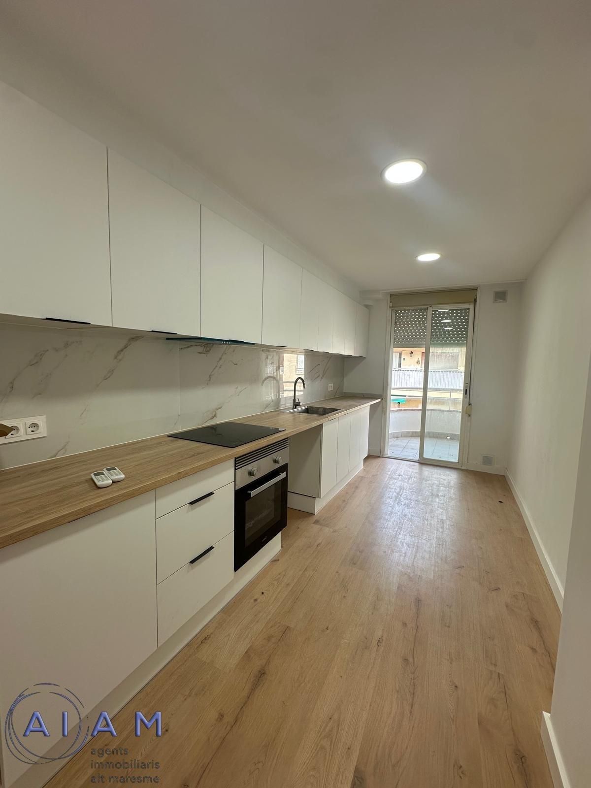 Kitchen of Flat for sale in Pineda de Mar  with Air Conditioner, Heating and Parquet flooring
