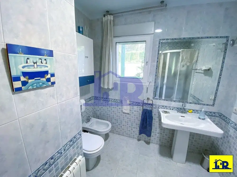 Bathroom of Houses for sale in Arcas del Villar  with Terrace, Storage room and Swimming Pool