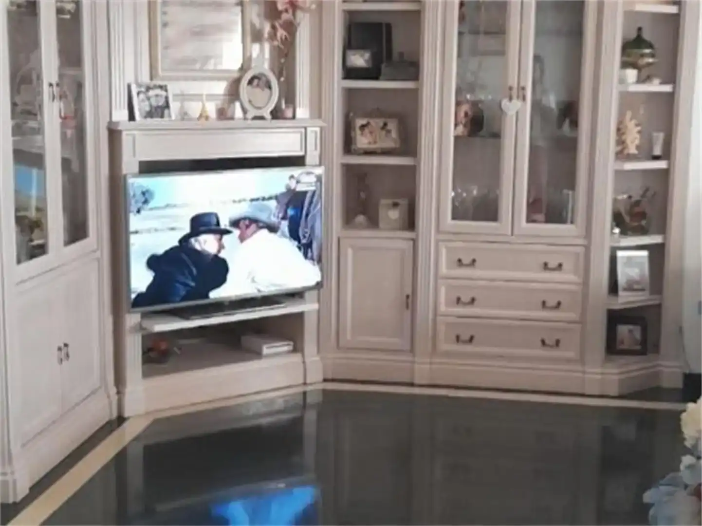Sala d'estar de Casa adosada en venda en Dos Hermanas amb Aire condicionat i Balcó