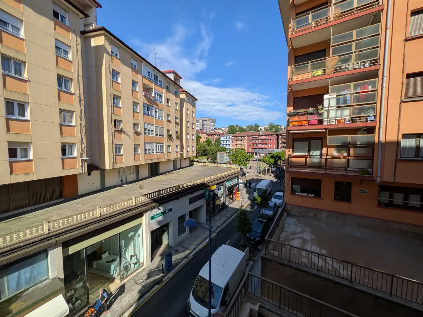 Vista exterior de Piso en venta en Errenteria con Calefacción, Amueblado y Horno