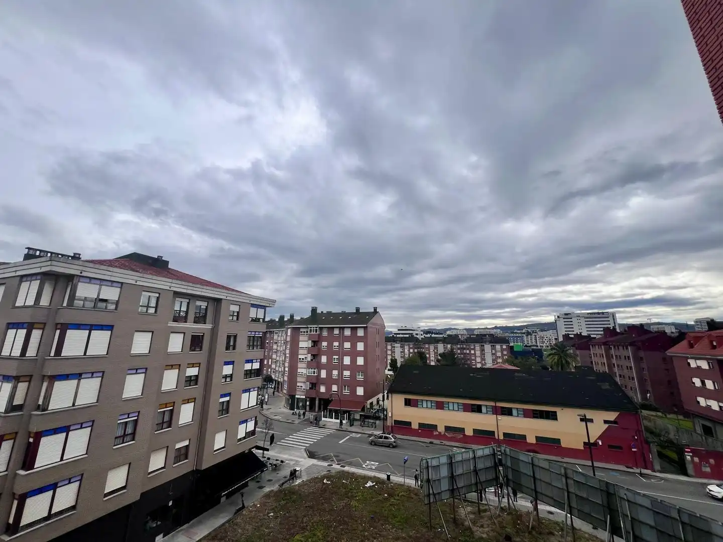Vista exterior de Pis en venda en Oviedo  amb Calefacció i Parquet