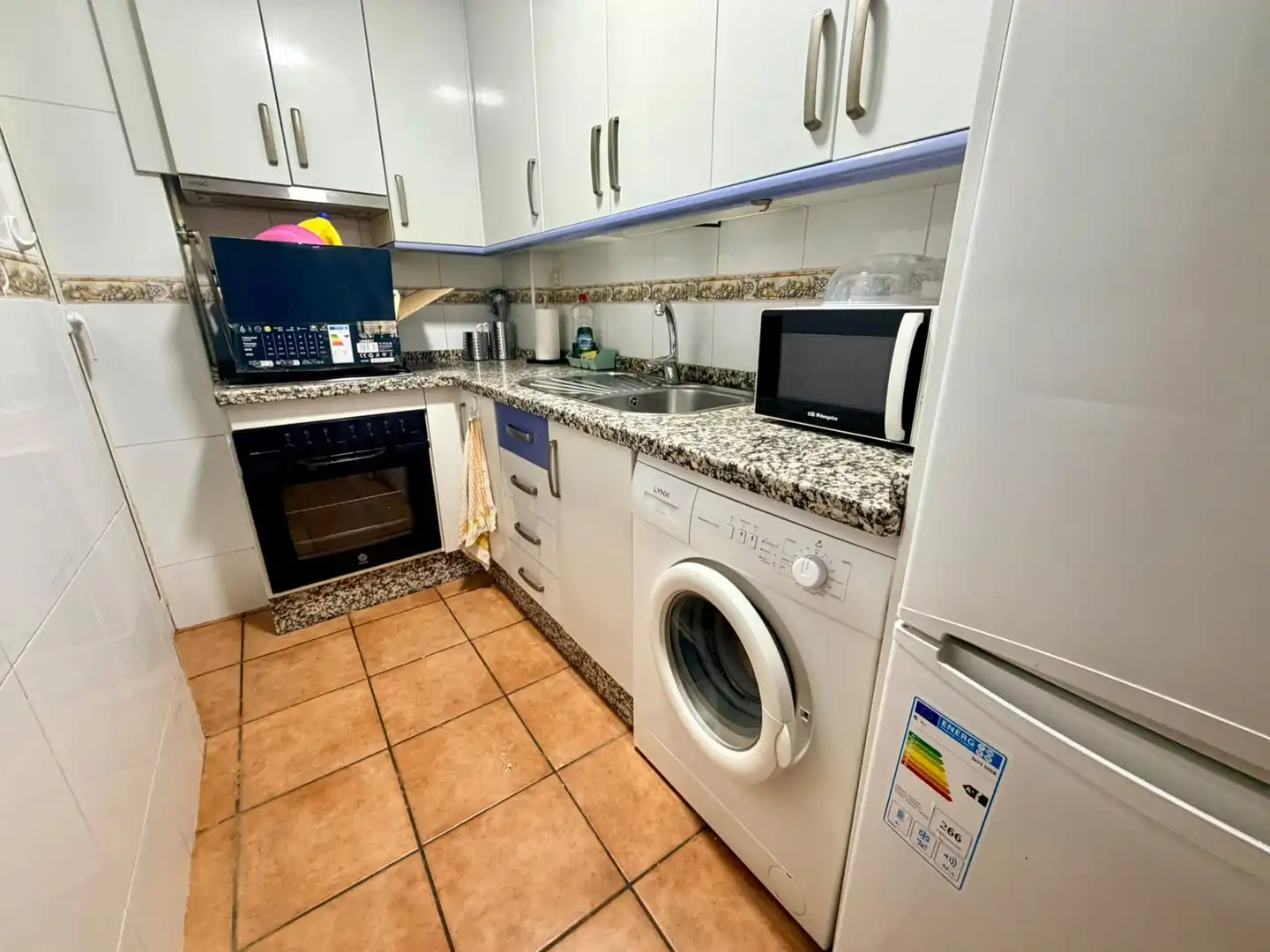 Kitchen of Flat for rent in Ronda