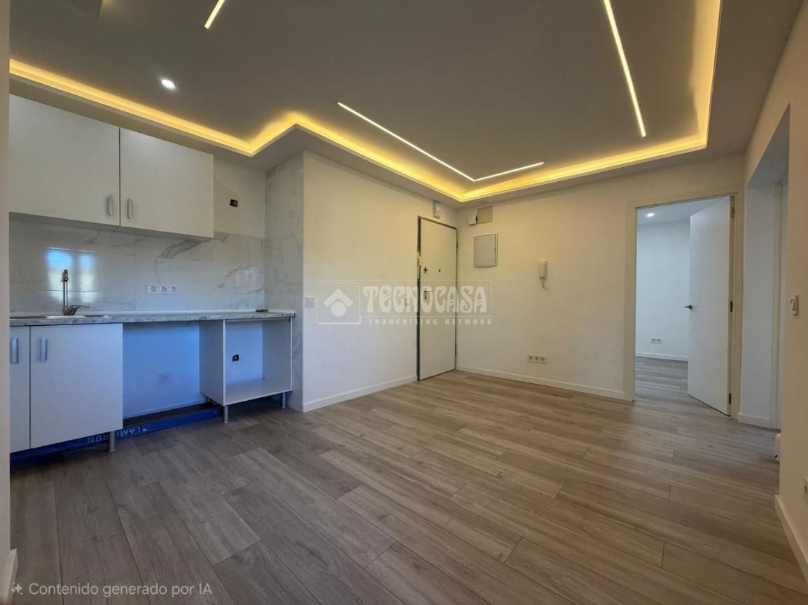 Piso en venta en Palomeras Sureste