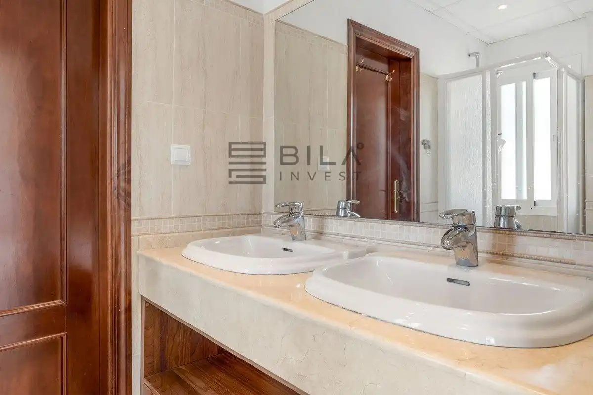 Chalet con piscina en venta en Cerros del Aguila, imagen 43