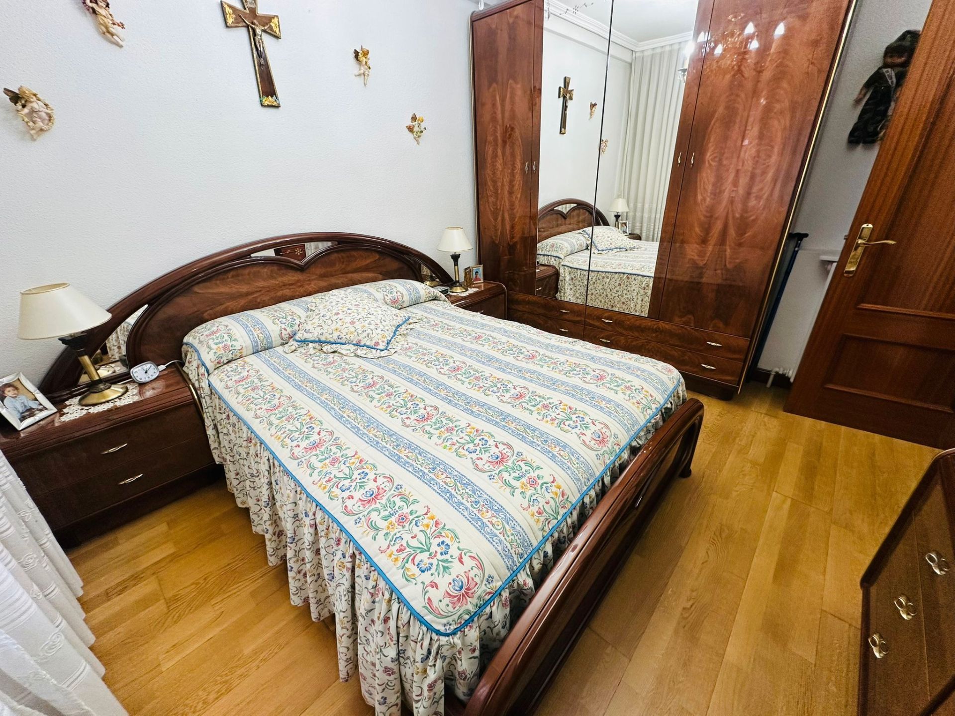 Bedroom of Flat for sale in Valladolid Capital  with Furnished