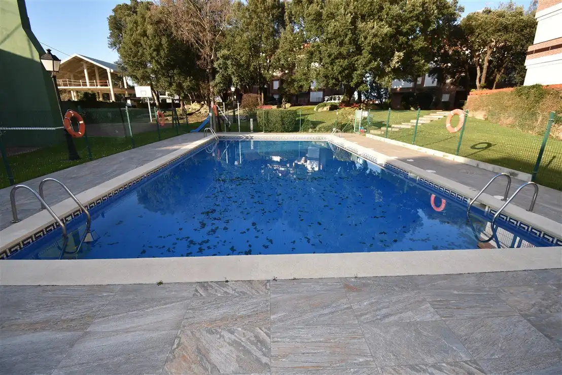 Piscina de Àtic en venda en Noja amb Calefacció, Terrassa i Piscina comunitària