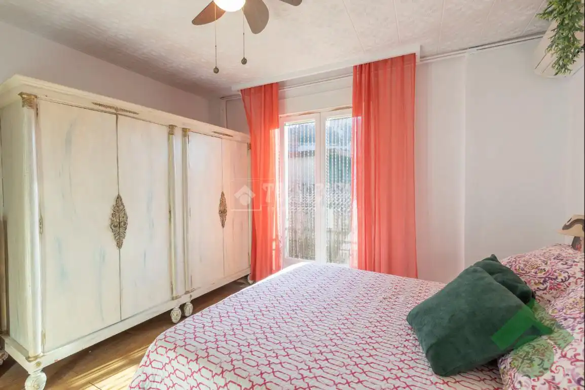 Habitación de Ático en venta en Granada con Aire acondicionado y Terraza