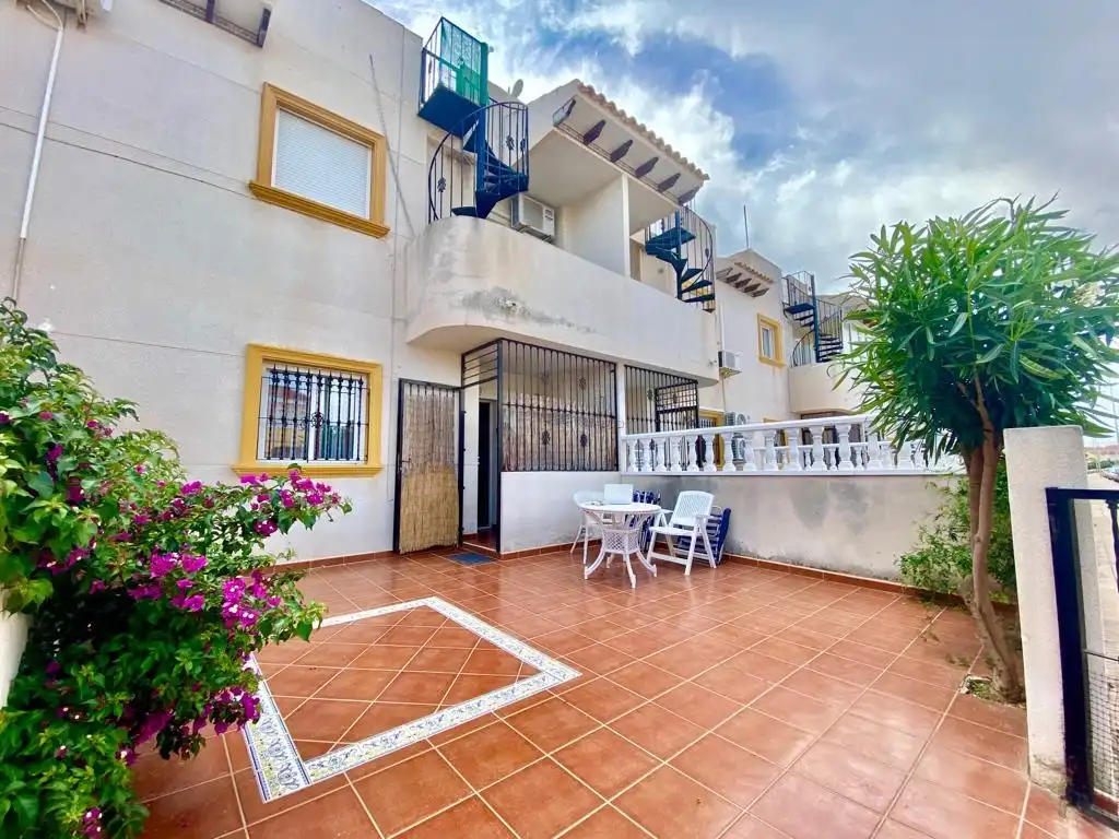 Exterior view of Flat for rent in Orihuela  with Terrace, Swimming Pool and Furnished