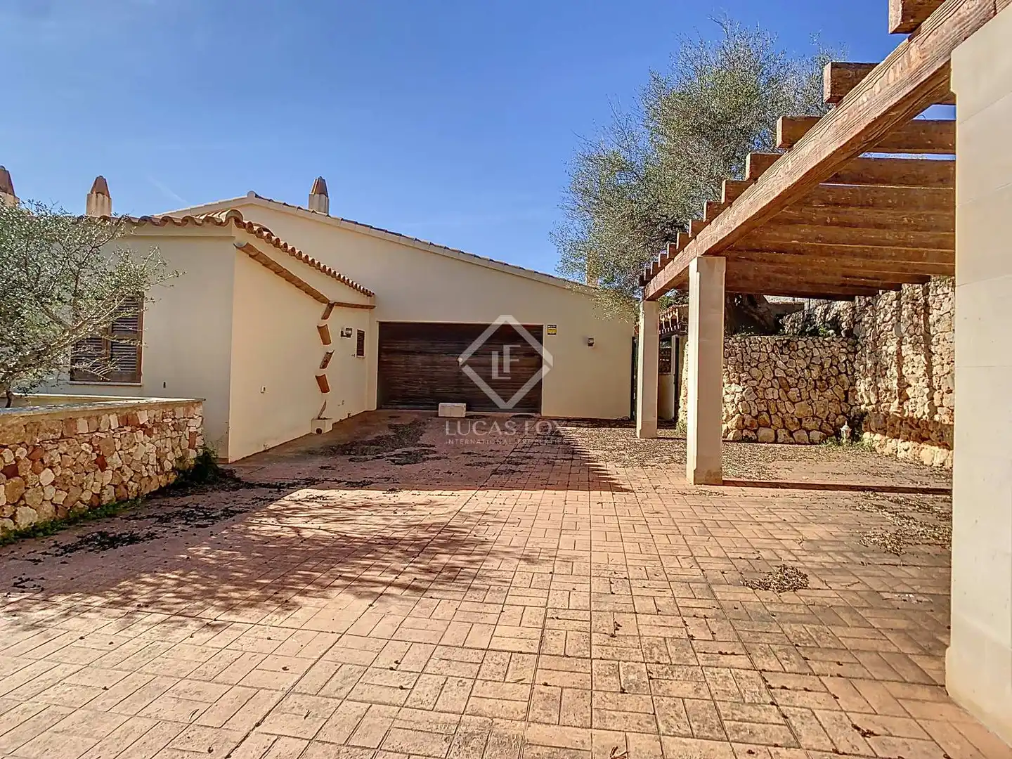 Vista exterior de Casa o xalet en venda en Sant Lluís amb Aire condicionat, Calefacció i Terrassa