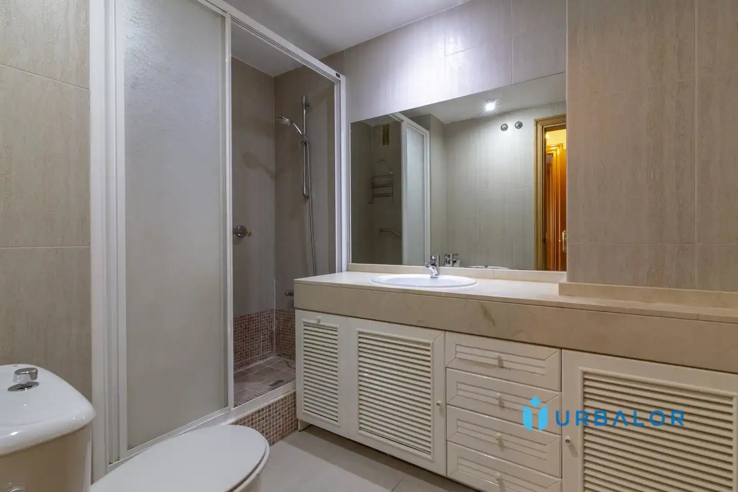 Baño de Piso en venta en Alcorcón con Aire acondicionado, Calefacción y Parquet