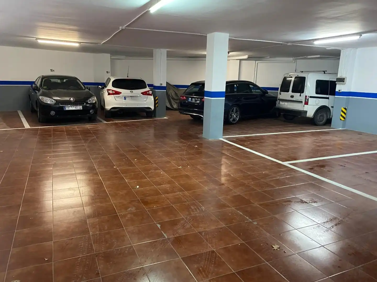Aparcament en venda a Avda de Madrid - Pº de la Estación