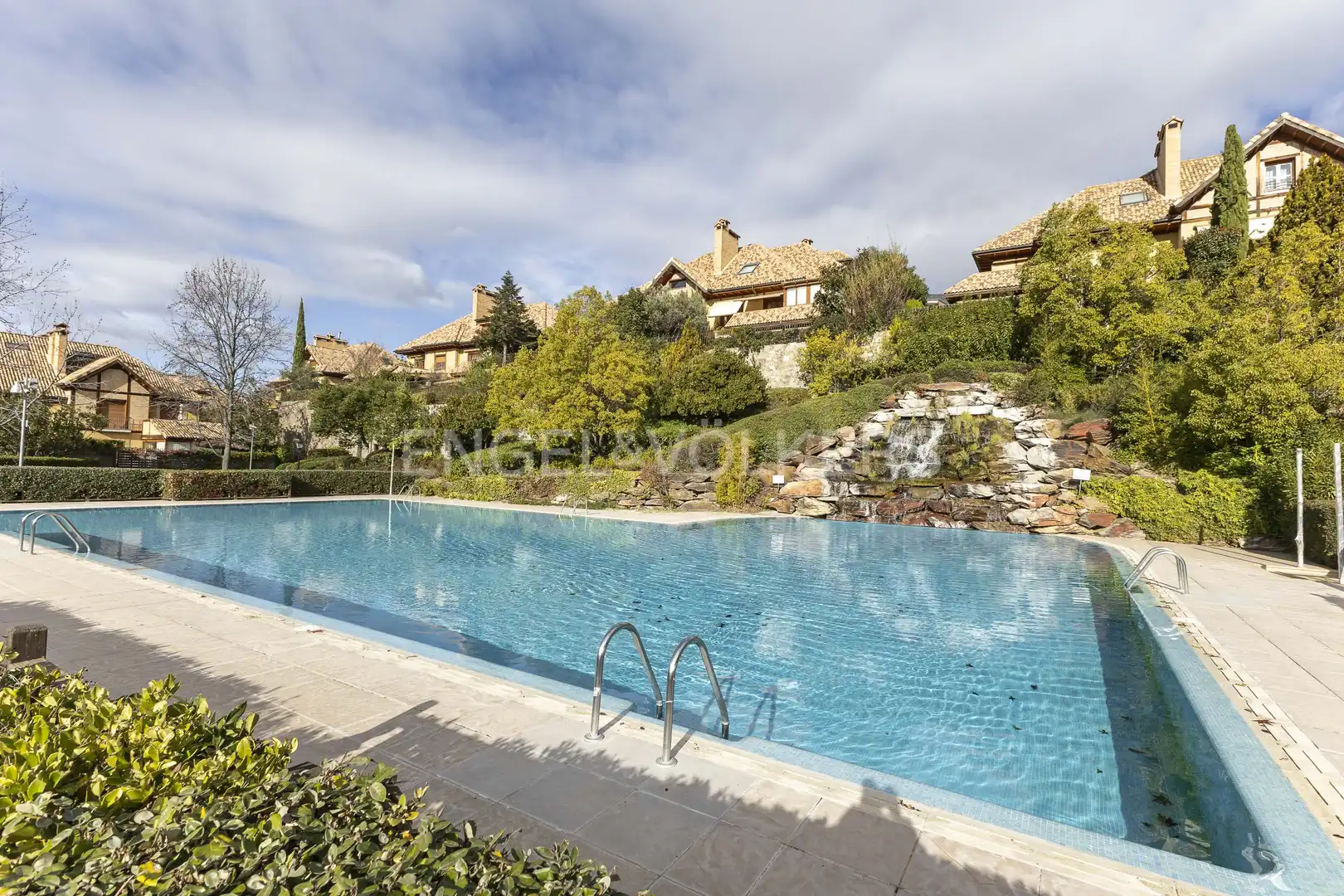 Houses for rent in Encinar de los Reyes