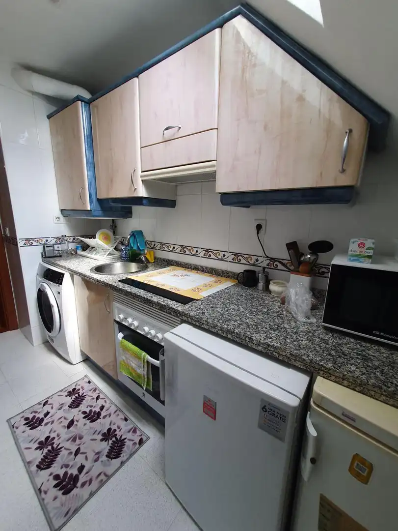 Cuina de Pis en venda en Oviedo  amb Calefacció i Traster