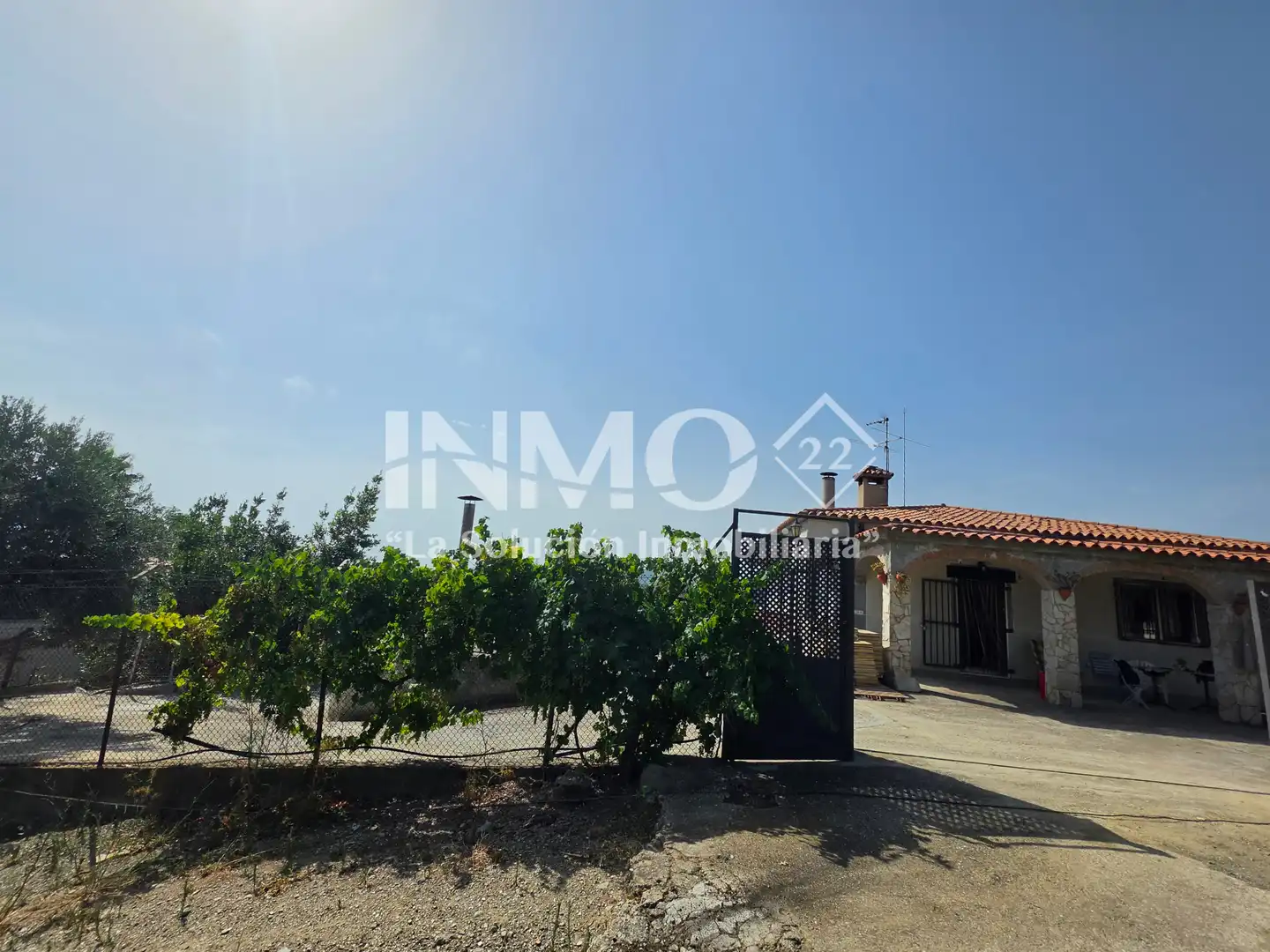 Vista exterior de Casa o xalet en venda en Sant Andreu de la Barca amb Aire condicionat, Calefacció i Jardí privat